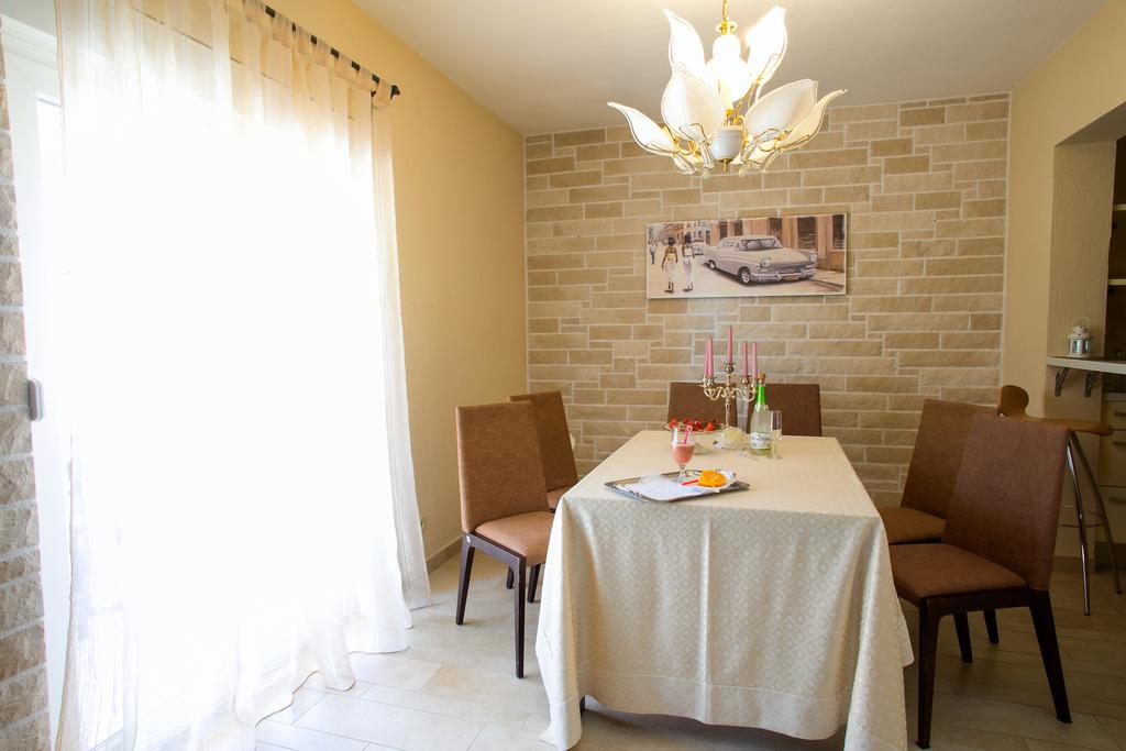 Apartments Tomulic Novalja Bagian luar foto